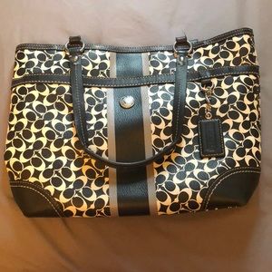 A Coach purse